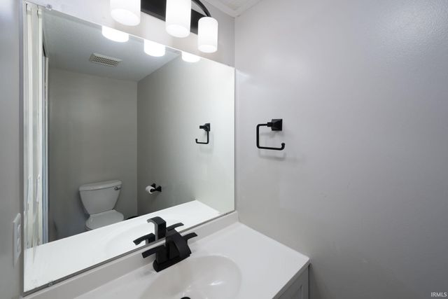 122 Spring Forest Court, Fort Wayne, IN 46804