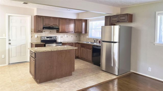 1418 Murrayhill Drive, Houston, TX 77043