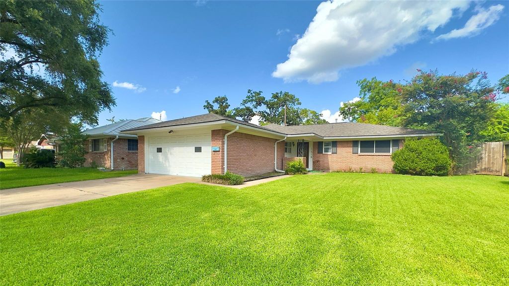 1418 Murrayhill Drive, Houston, TX 77043