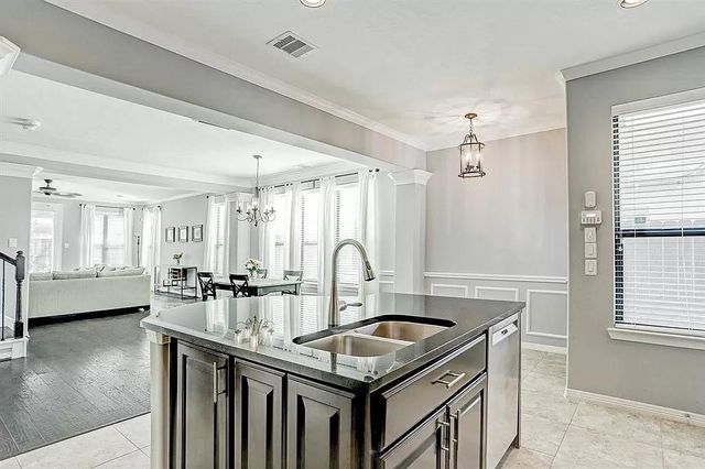 5329 Petty Street, Houston, TX 77007