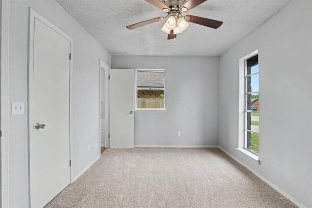 700 Lloyd Avenue, Midwest City, OK 73130