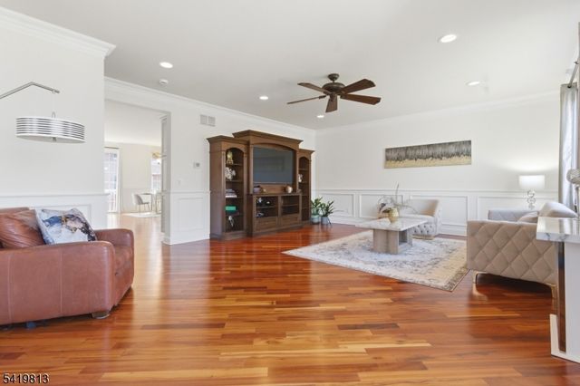 14 Gable Walk, Livingston Twp., NJ 07039