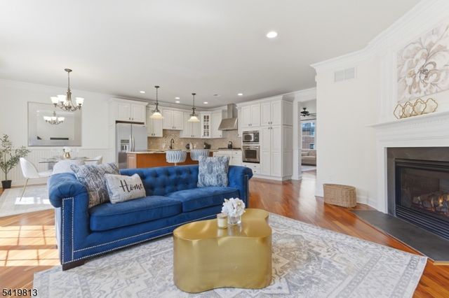 14 Gable Walk, Livingston Twp., NJ 07039