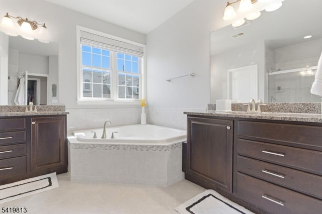 14 Gable Walk, Livingston Twp., NJ 07039