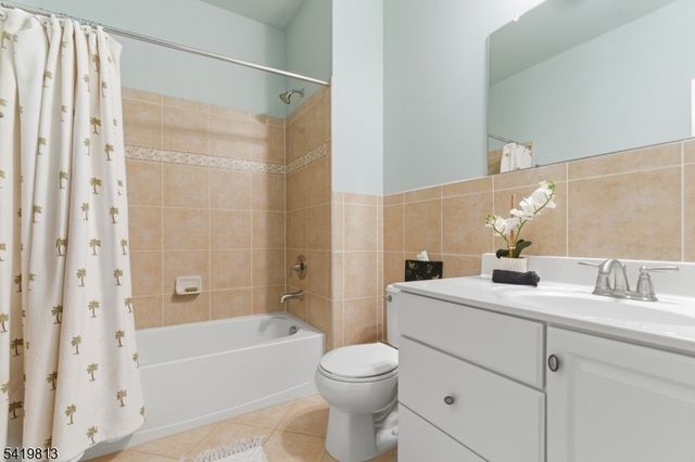 14 Gable Walk, Livingston Twp., NJ 07039