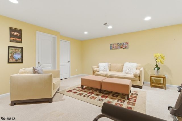 14 Gable Walk, Livingston Twp., NJ 07039