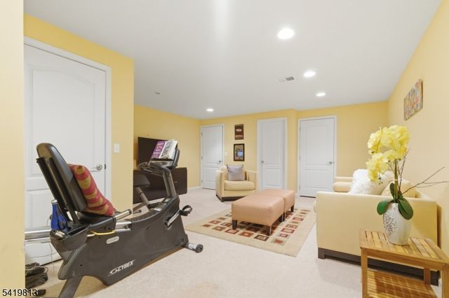 14 Gable Walk, Livingston Twp., NJ 07039