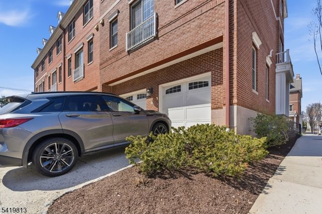 14 Gable Walk, Livingston Twp., NJ 07039