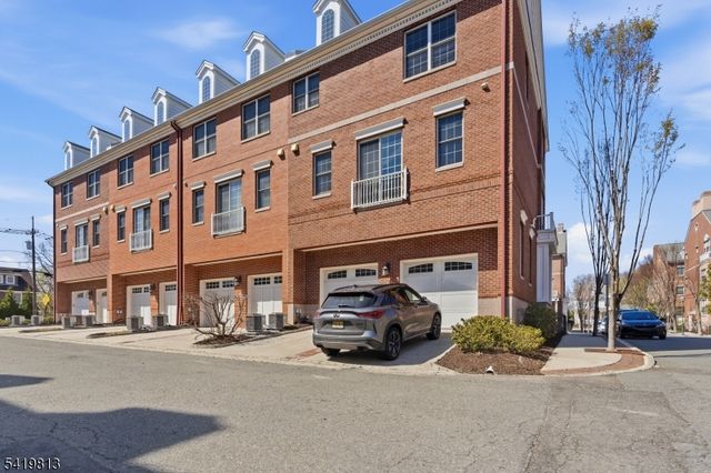 14 Gable Walk, Livingston Twp., NJ 07039