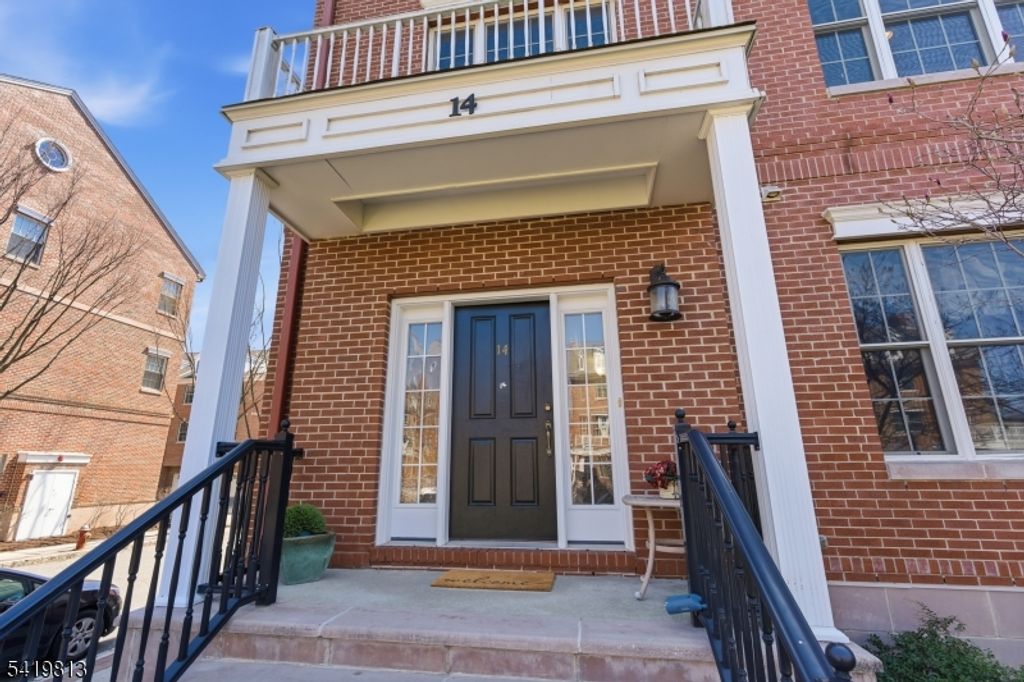 14 Gable Walk, Livingston Twp., NJ 07039