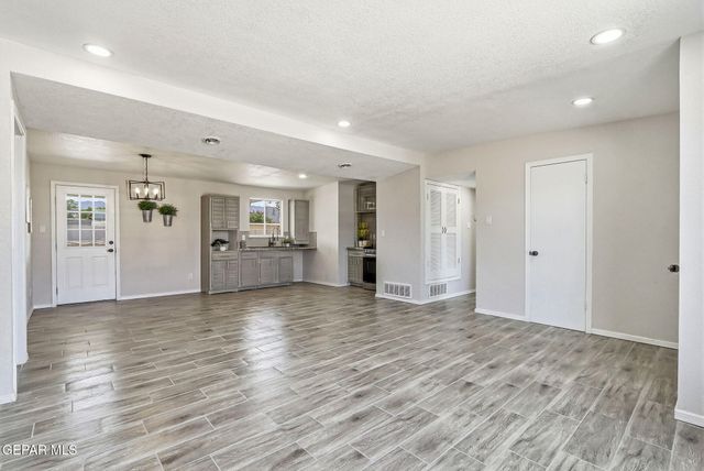 10477 MACKINAW Street, El Paso, TX 79924