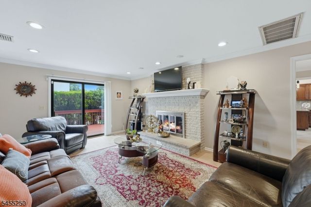 41 Florham Rd, Parsippany-troy Hills Twp., NJ 07054
