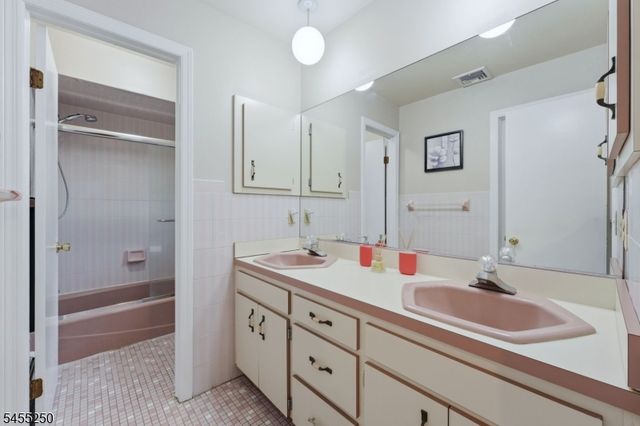 41 Florham Rd, Parsippany-troy Hills Twp., NJ 07054