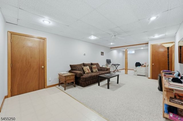 41 Florham Rd, Parsippany-troy Hills Twp., NJ 07054