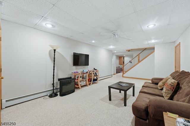 41 Florham Rd, Parsippany-troy Hills Twp., NJ 07054