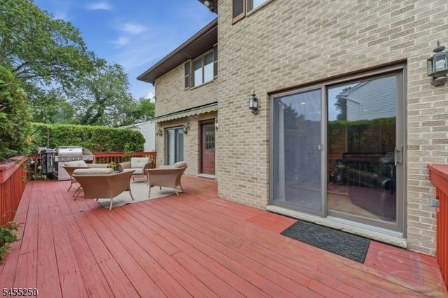 41 Florham Rd, Parsippany-troy Hills Twp., NJ 07054