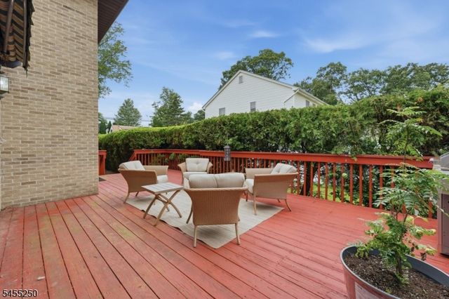 41 Florham Rd, Parsippany-troy Hills Twp., NJ 07054