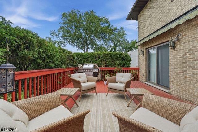 41 Florham Rd, Parsippany-troy Hills Twp., NJ 07054