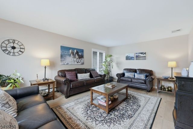 41 Florham Rd, Parsippany-troy Hills Twp., NJ 07054