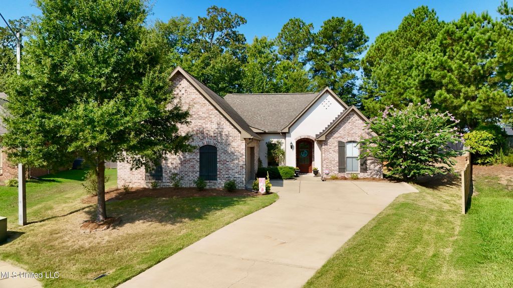 545 Willow Valley Circle, Brandon, MS 39047