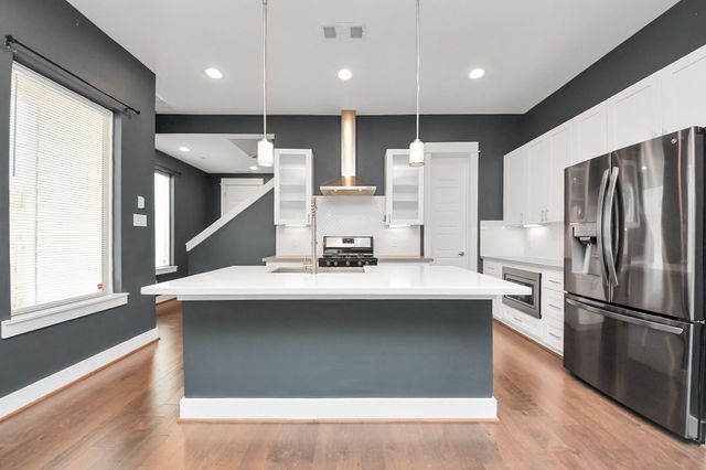 1411 Boswell Street, Houston, TX 77009