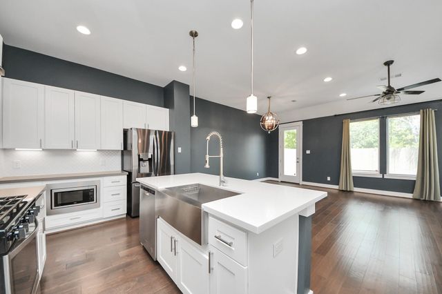 1411 Boswell Street, Houston, TX 77009