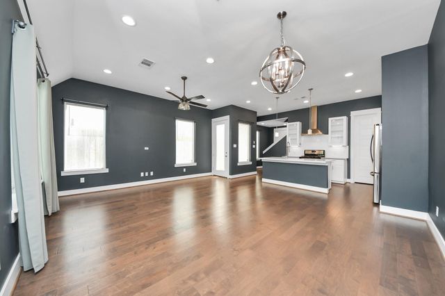 1411 Boswell Street, Houston, TX 77009