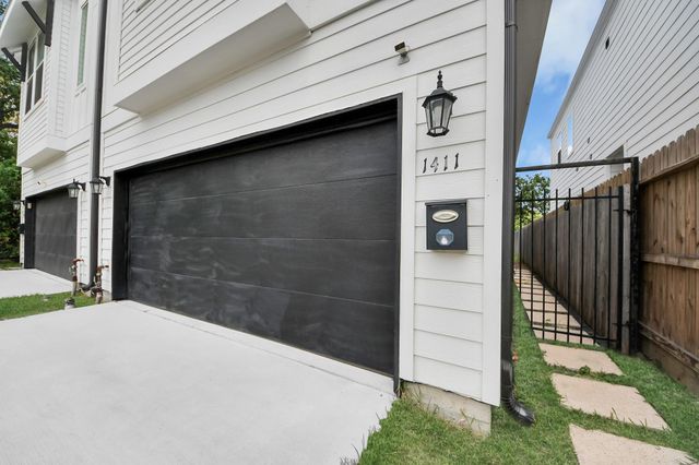 1411 Boswell Street, Houston, TX 77009