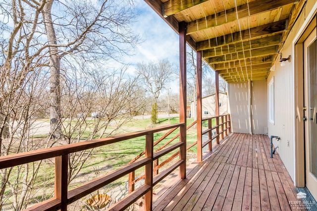 1615 Woodcrest, Manhattan, KS 66502