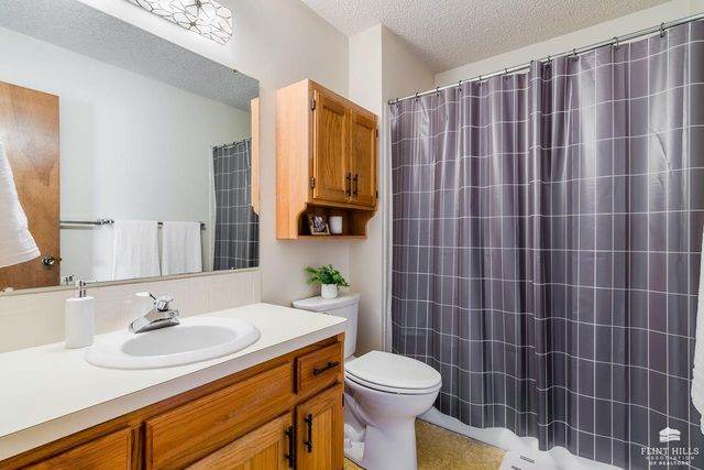 1615 Woodcrest, Manhattan, KS 66502