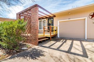 1615 Woodcrest, Manhattan, KS 66502