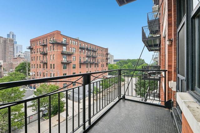 1601 S Michigan Avenue 405, Chicago, IL 60616