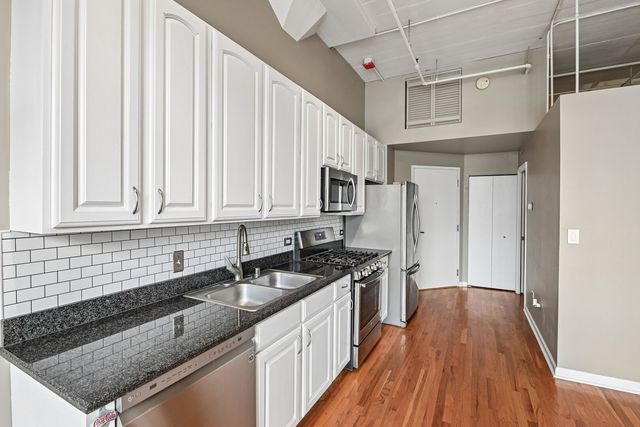 1601 S Michigan Avenue 405, Chicago, IL 60616
