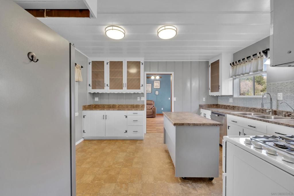 Image 42 of property listing at 1242 Marshall Rd, Alpine, CA 91901