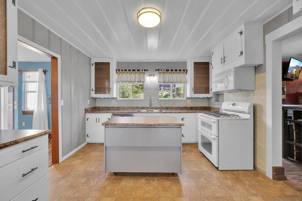 Image 43 of property listing at 1242 Marshall Rd, Alpine, CA 91901