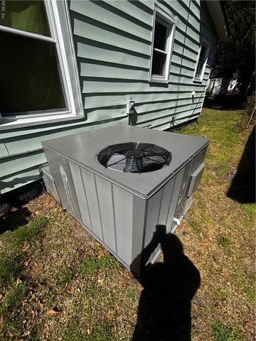 21 Hobson ST, Portsmouth, VA 23704