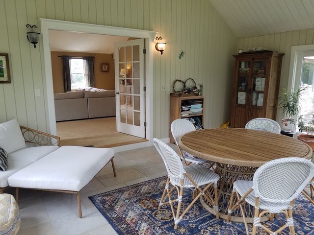 21 Julia Connors Drive, Burlington, MA 01803