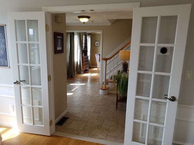 21 Julia Connors Drive, Burlington, MA 01803