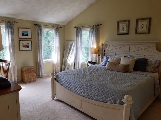 21 Julia Connors Drive, Burlington, MA 01803