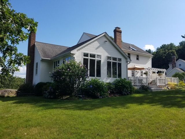 21 Julia Connors Drive, Burlington, MA 01803