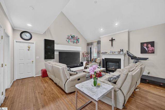 17 Suffolk Downs Way, Greenville, SC 29615