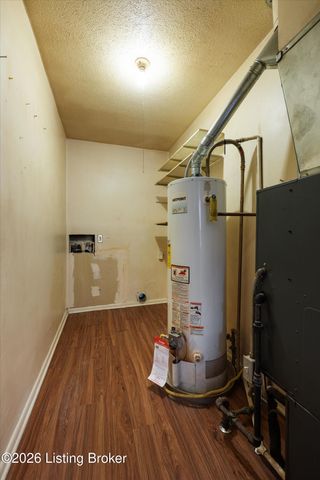 3802 Oakleaf Ln, Louisville, KY 40219