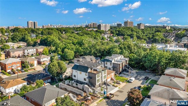 1522 11th Street, Fort Lee, NJ 07024