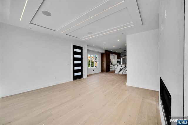 1522 11th Street, Fort Lee, NJ 07024
