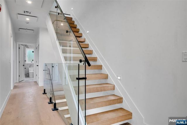 1522 11th Street, Fort Lee, NJ 07024