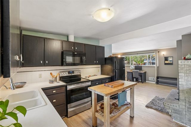 1666 W Sterne Parkway, Littleton, CO 80120