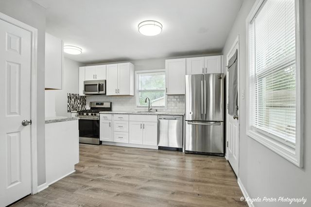 4420 Clearview Drive, Mchenry, IL 60050