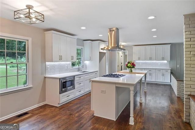 4176 Triple Creek Court NE, Atlanta, GA 30319