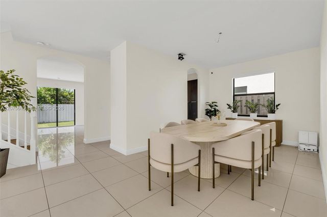 10204 NW 86th Street, Doral, FL 33178