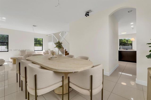 10204 NW 86th Street, Doral, FL 33178